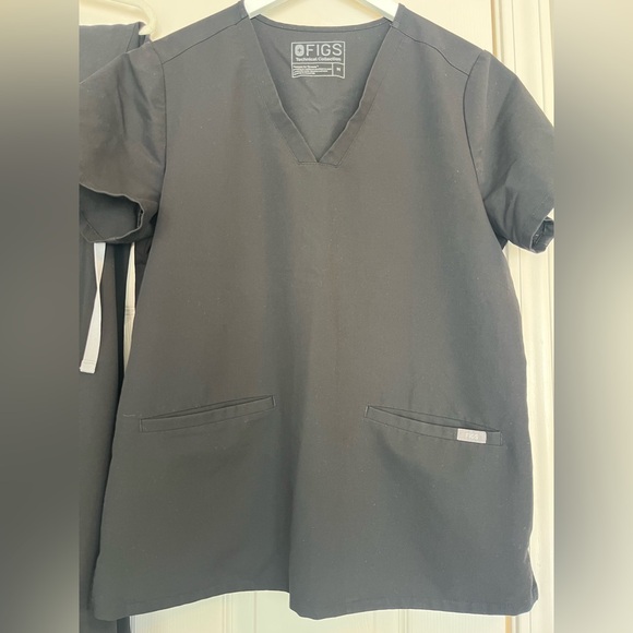FIGS Women’s Scrub Set Black Size Medium Top Straight Leg Pant Nurse Scrubs - Picture 4 of 8
